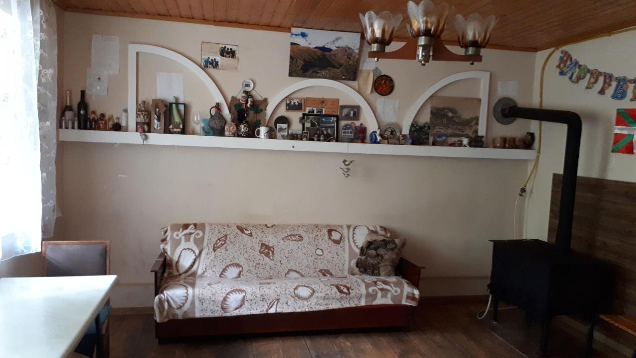 Veriko'S Guest Hause Kazbegi Dış mekan fotoğraf